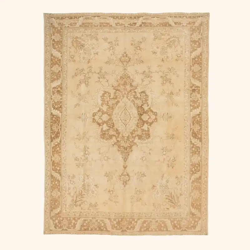 Beige Traditional Wool Rug - 9'7" x 13'