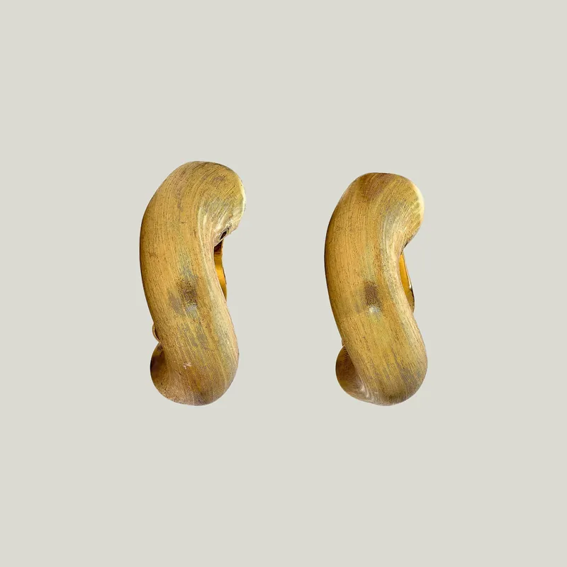 San Marcos Vintage 18K Yellow Gold Macaroni Earclips - Odeon Collection (Leased)