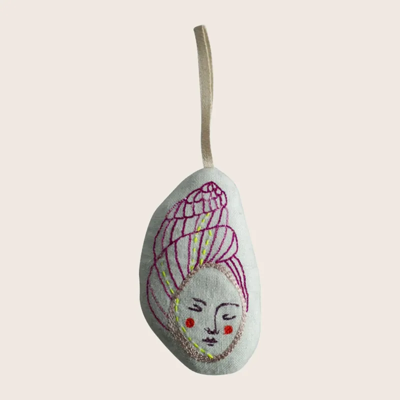 Shell Lady Sachet - Skippy Cotton (Consigned)