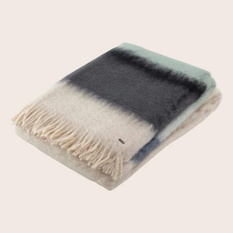 Mohair Serenity Throw - Hijos de Cicilio Valganon SL