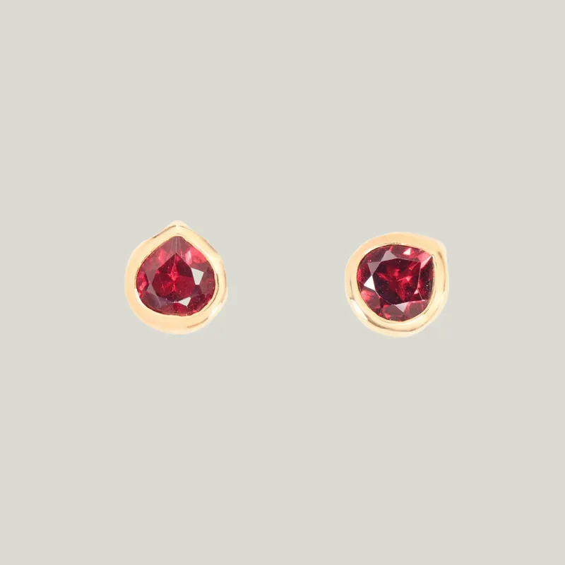 Canongate Garnet Studs - Allison Alane (Dropship)
