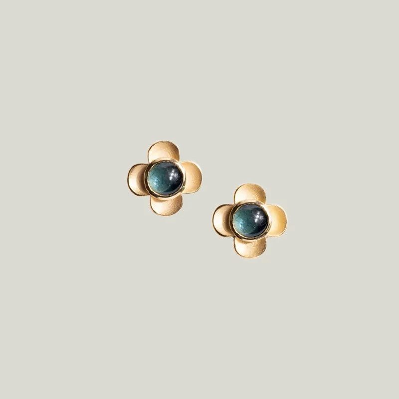 Primrose Stud: Blue - Fannie Thomas (Consigned)