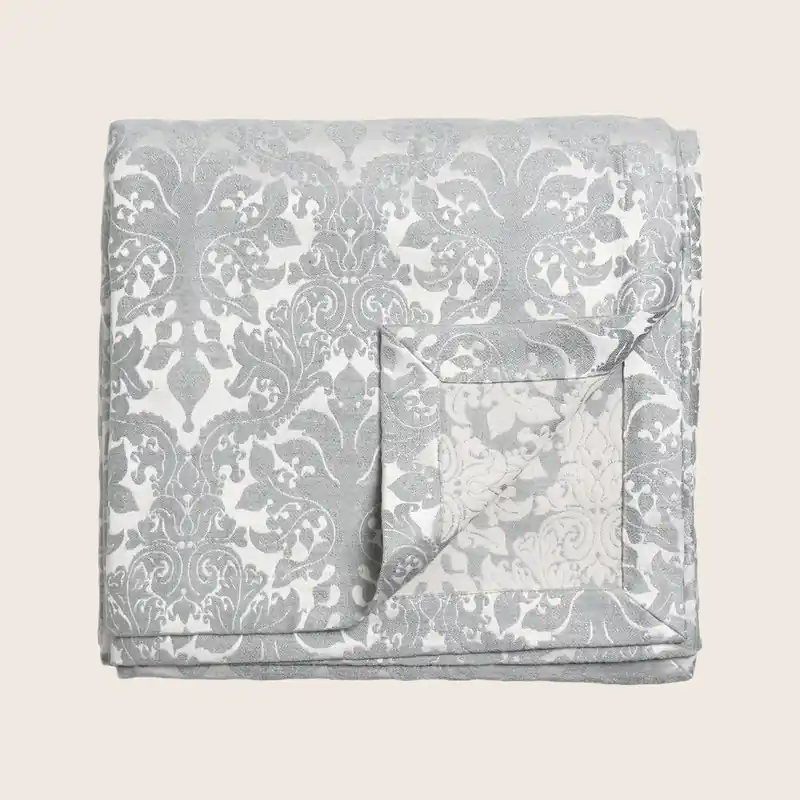 Baroque Coverlet Platinum - Kevin O'Brien (Drop Ship)