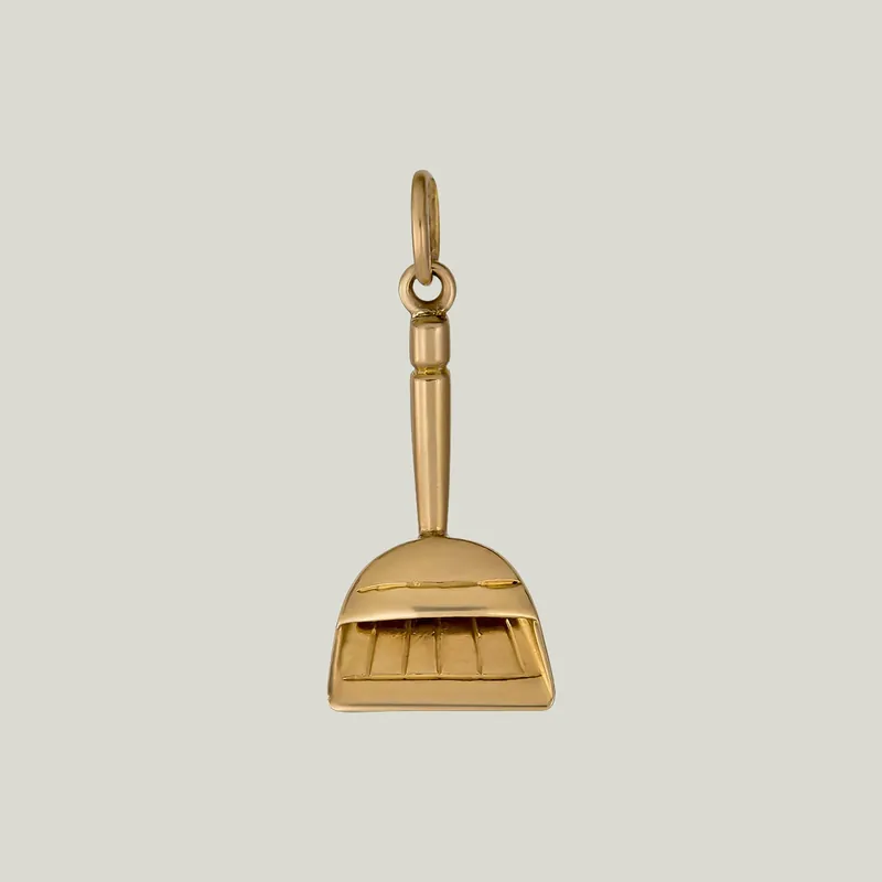 Vintage Dust Pan Charm - Odeon Collection (Leased)