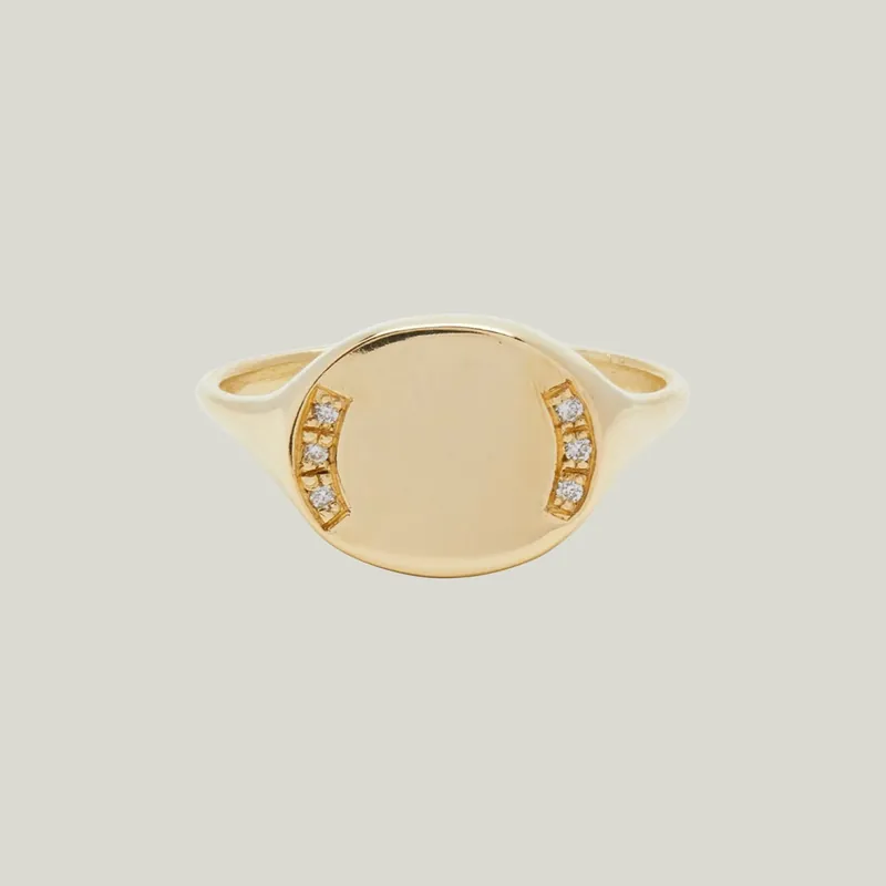 Oval Signet Ring in Gold with Diamonds - Scosha (Consigned)