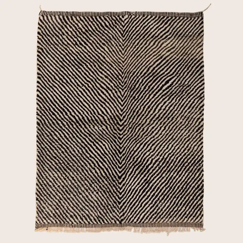 Black & White Moroccan Berber Wool Rug - 5'7" x 6'11"