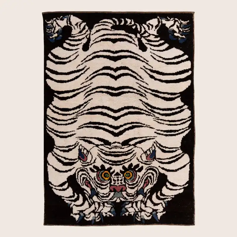 Black & White Contemporary Tiger Wool Rug - 5'4'' x 7'7''