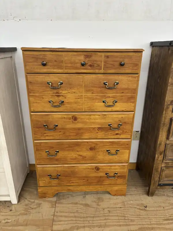 Five Drawer Chest - Ashley