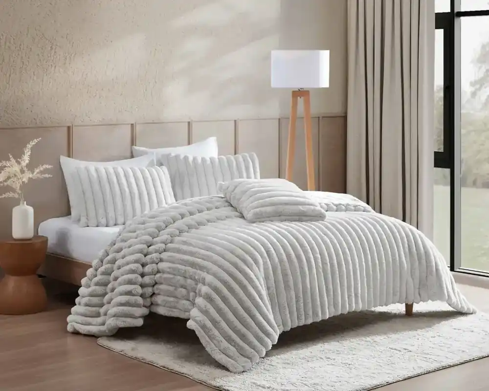 Hallmart Ethan 4-Piece Comforter Set in Gray - King