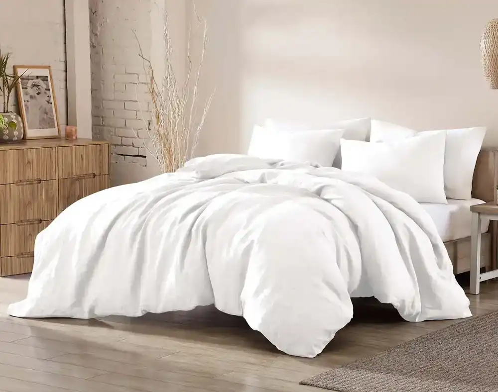 Hallmart Loft White 3-Piece Queen Comforter Set