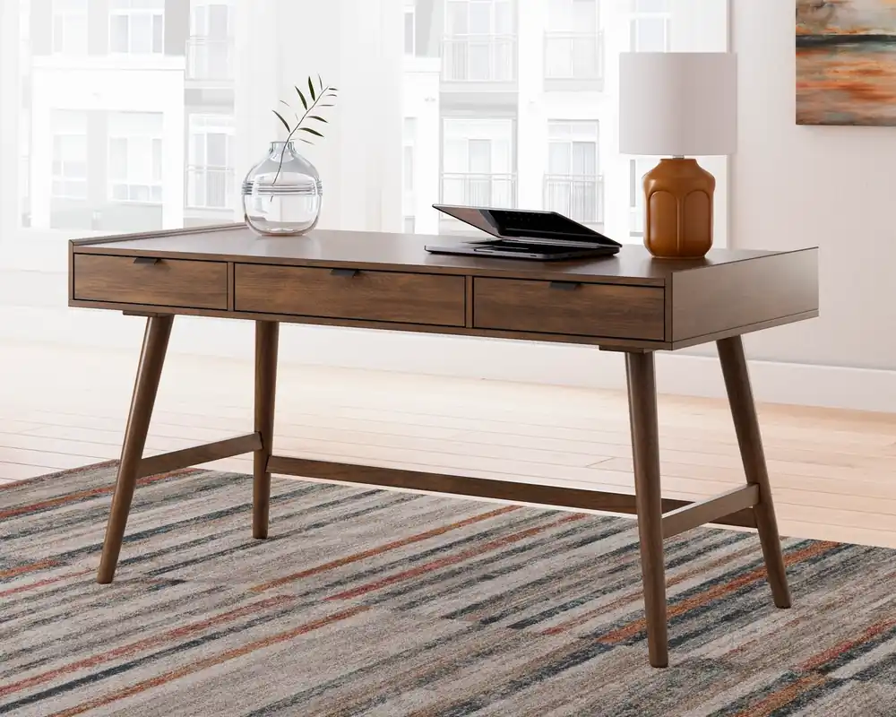 Ashley Lyncott Desk