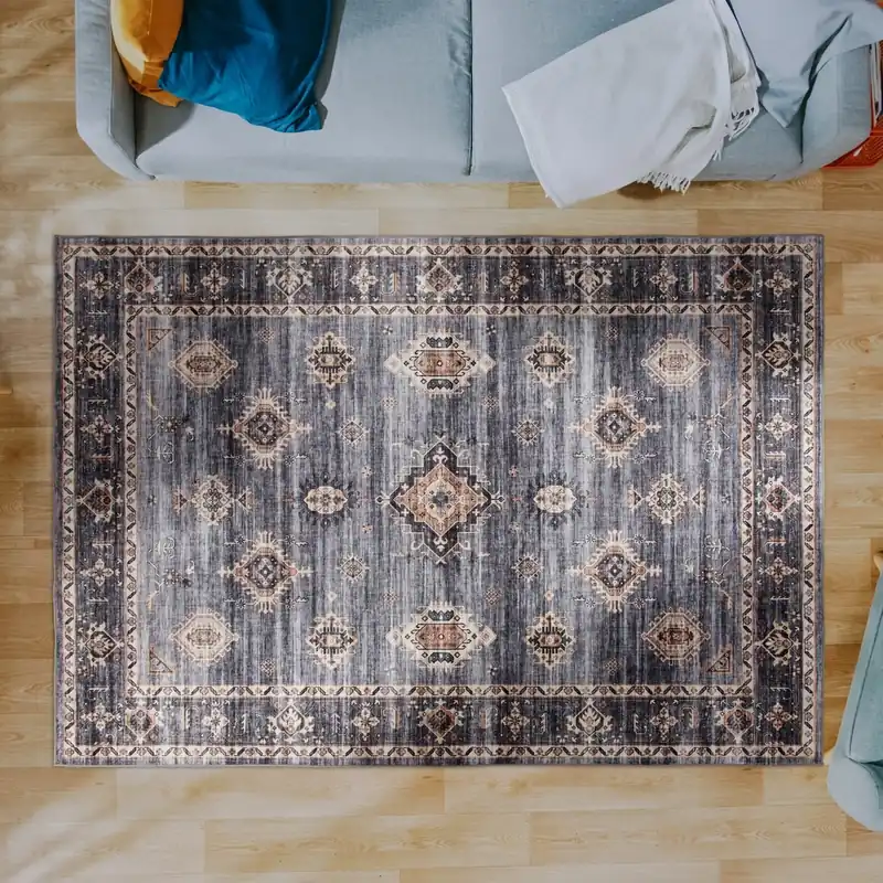 Central Oriental Velveteen Rug in Raquel Gray - 5 x 7