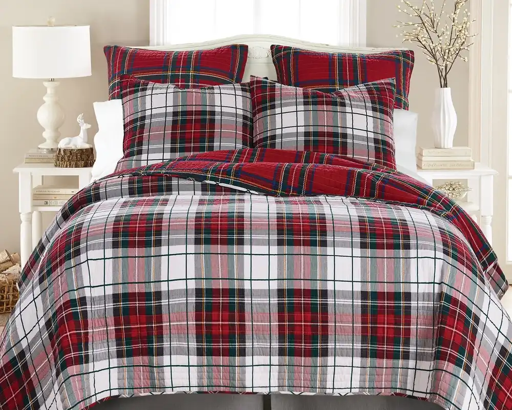 Levtex Home Spencer Plaid 3-Piece Reversible Quilt Set in Red - King