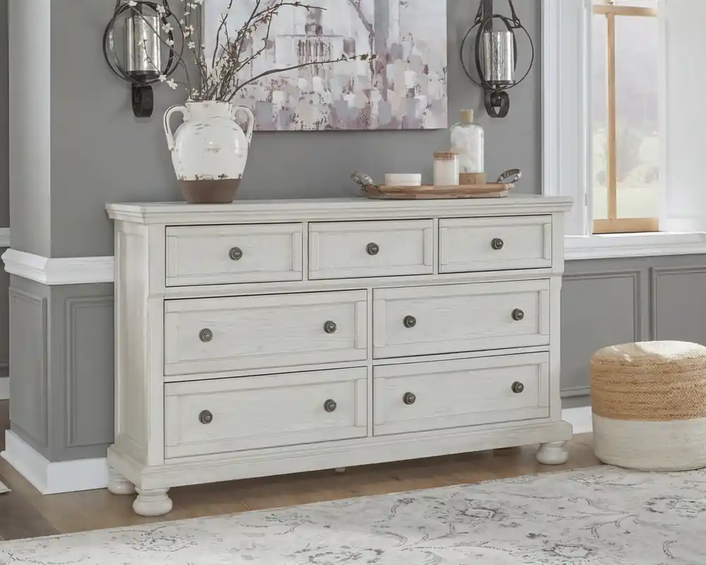 Ashley Robbinsdale Dresser