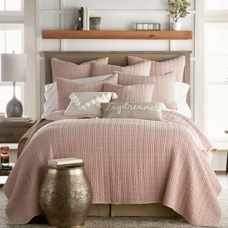 Levtex Home Mills Blush 3-Piece Full/Queen Quilt Set