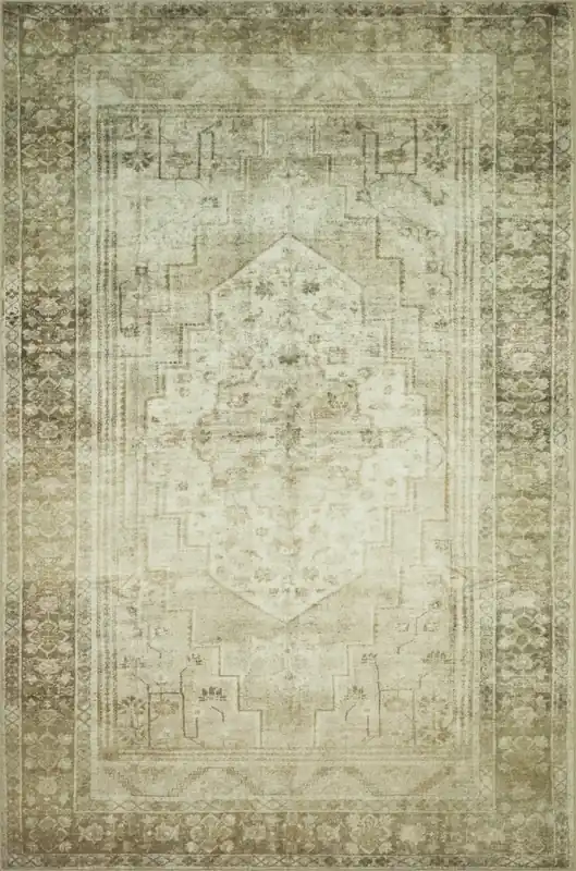 Loloi Banks Rug in Green - 5 x 7.6