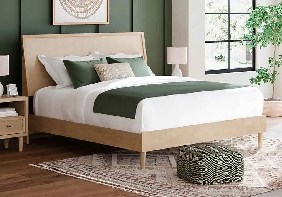 Cielden Two-tone King Panel Bed