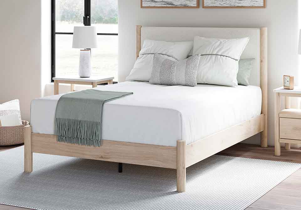 Cadmori Two-tone Queen Upholstered Bed