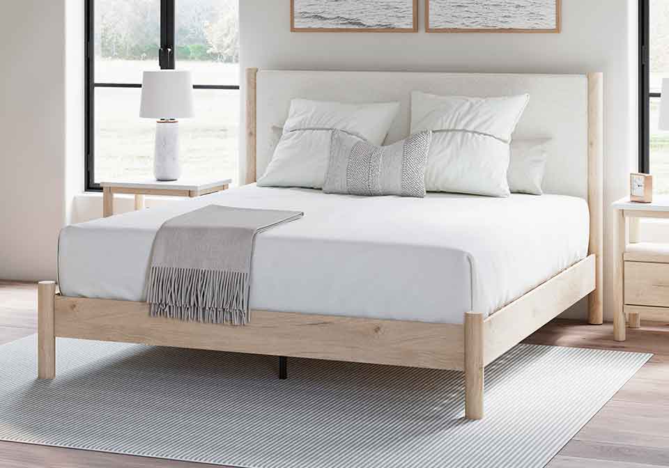 Cadmori Two-tone King Upholstered Bed