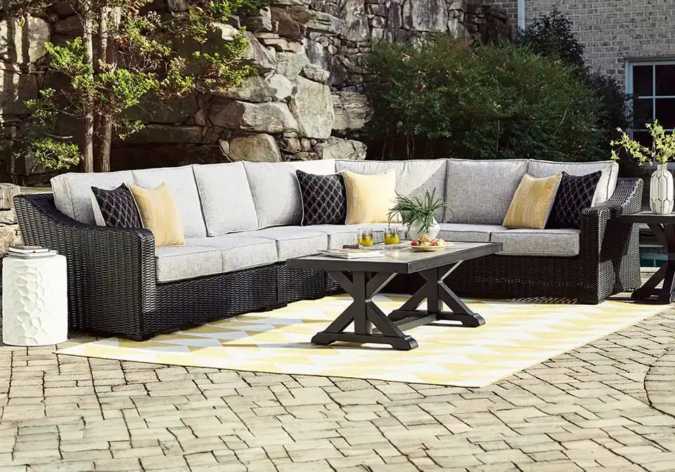 Beachcroft Black 4pc. Outdoor Sectional